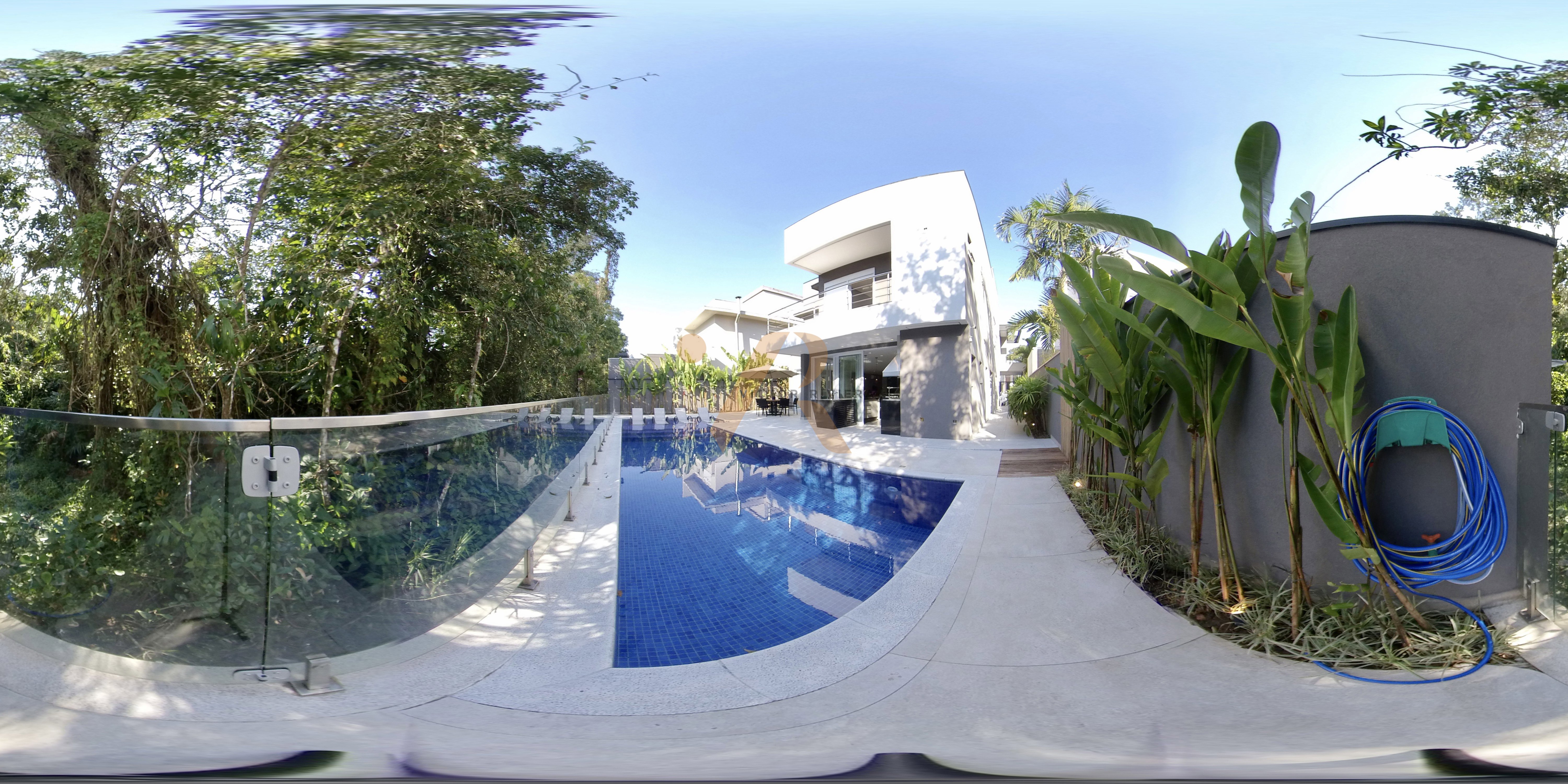 Piscina Casa Ao Fundo
